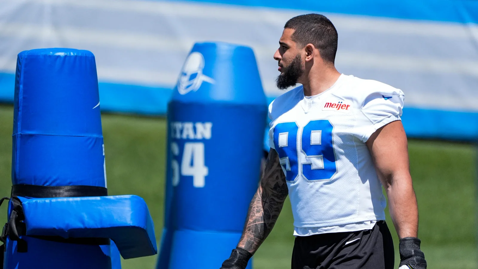 Lions navigate camp depth as 53-man roster predictions tighten