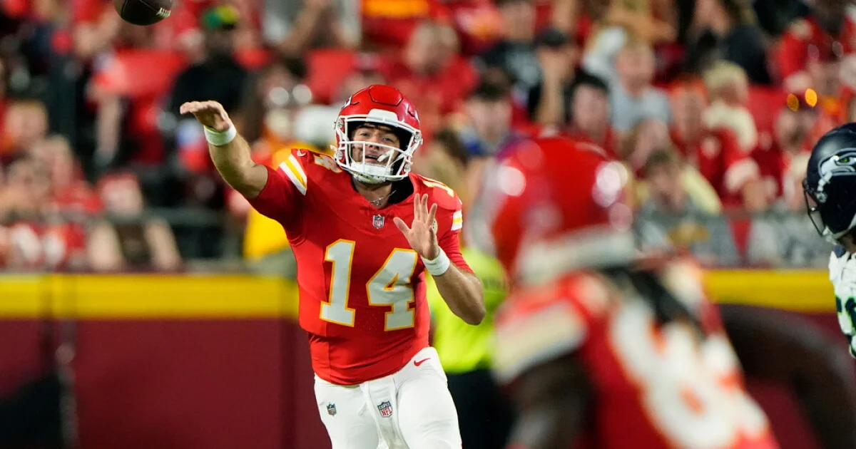 Chiefs-Seahawks preseason finale ends in 9-9 draw as roster cuts loom