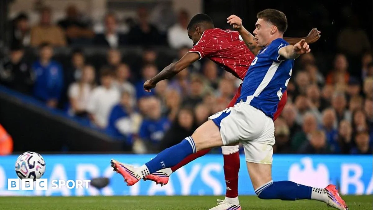Isak tops Liverpool show as Gakpo fuels Ipswich victory