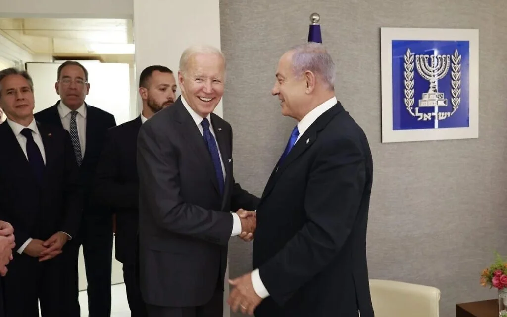 Netanyahu faces pressure amid US praise and Israeli protests.