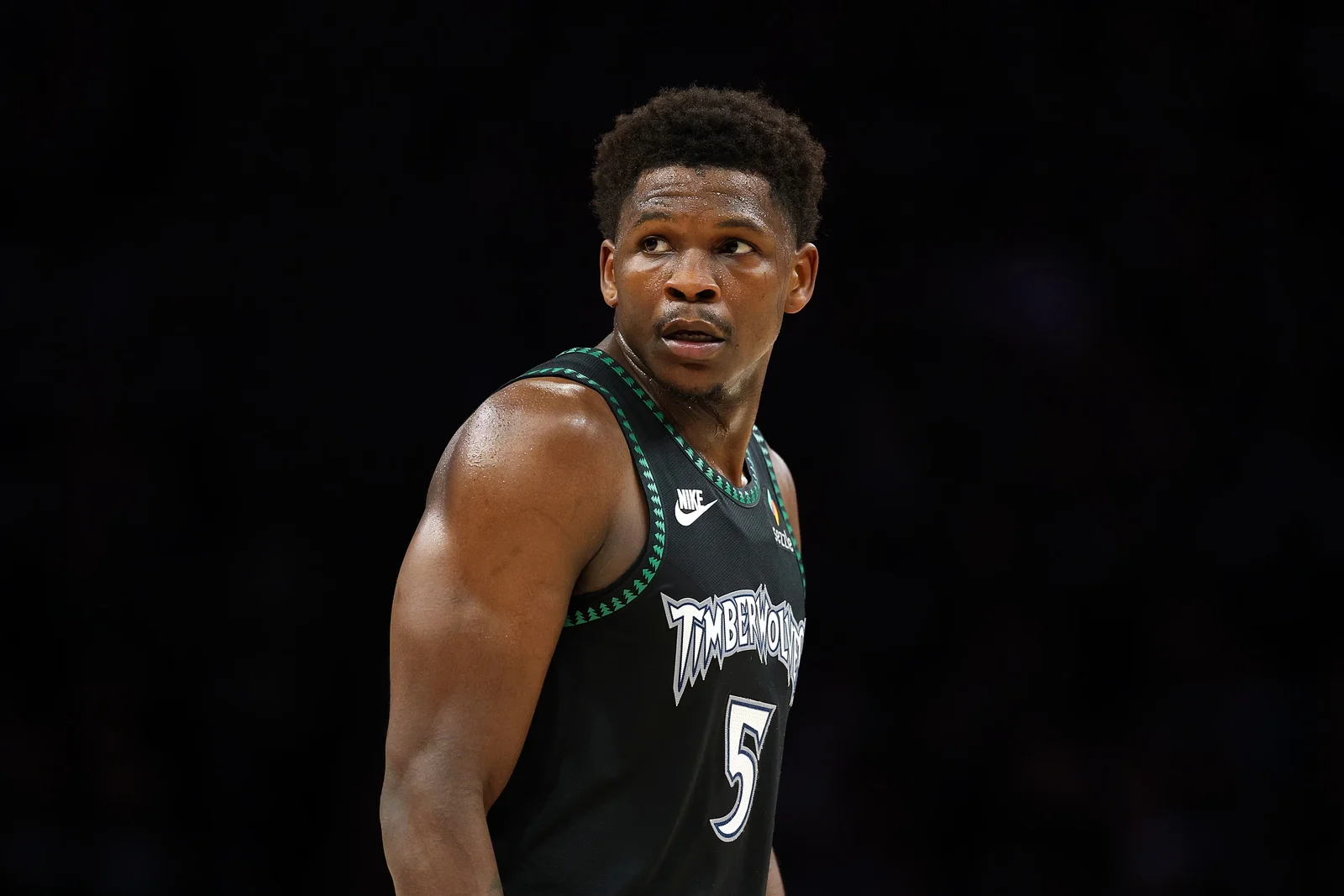 Edwards Sidelined by Left Knee Injury; Timberwolves Paint Week-to-Week Prognosis