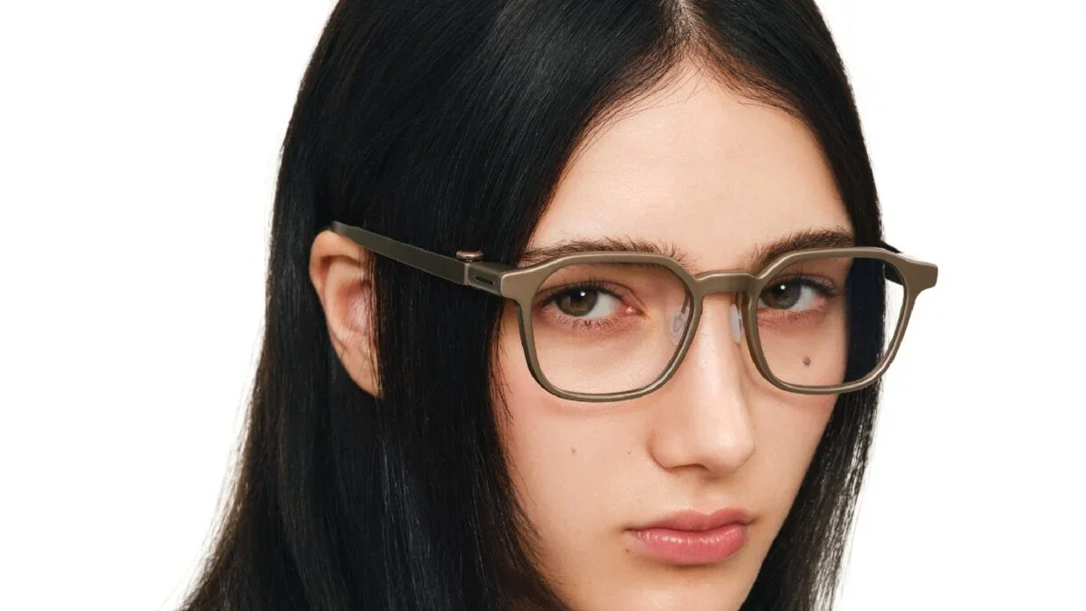 RayNeo's Cameraless iO Glasses Highlight Privacy-First Wearable AI