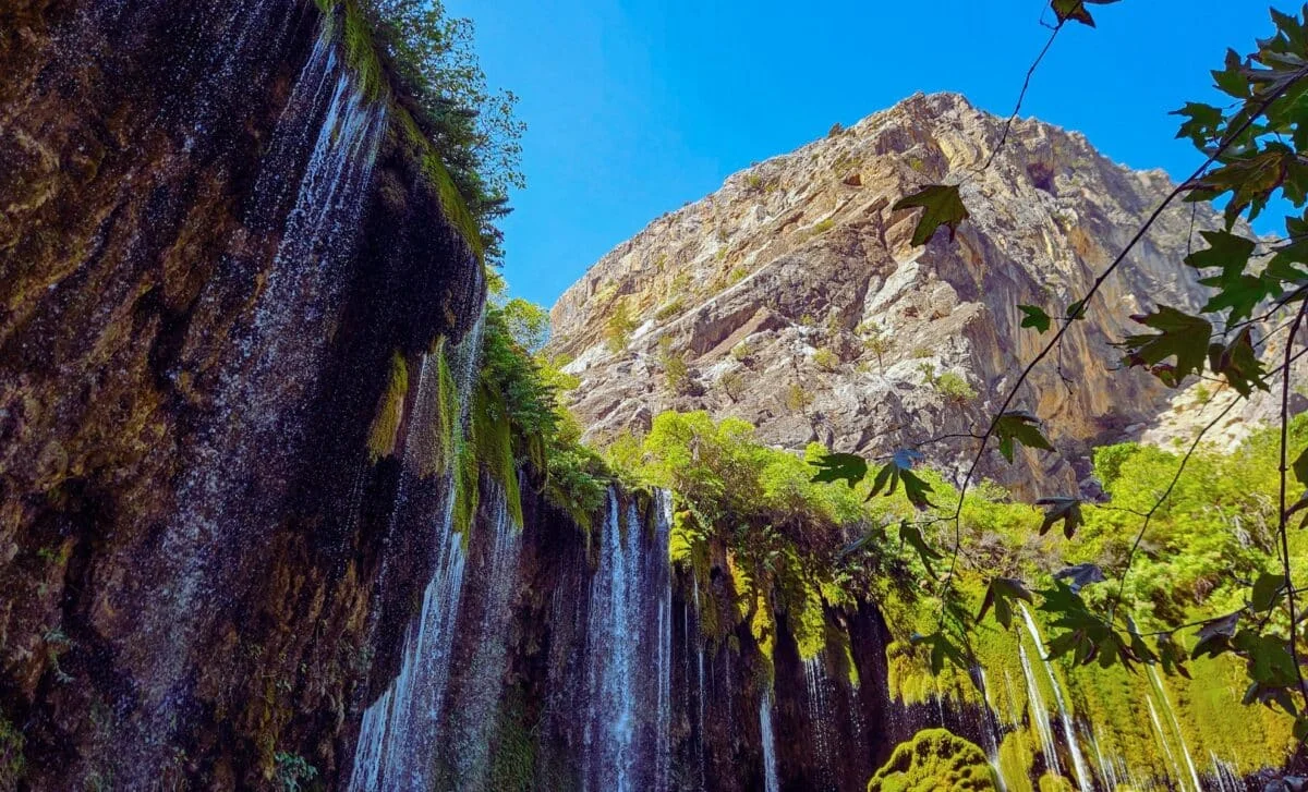 Massive Underground Aquifer Discovered Under the Cascade Range