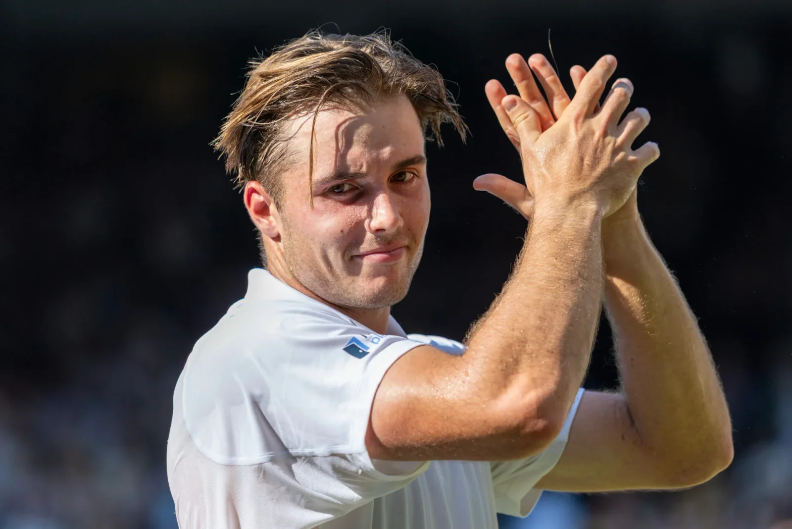 Zverev’s serve edge puts pressure on Fery in Wimbledon semi