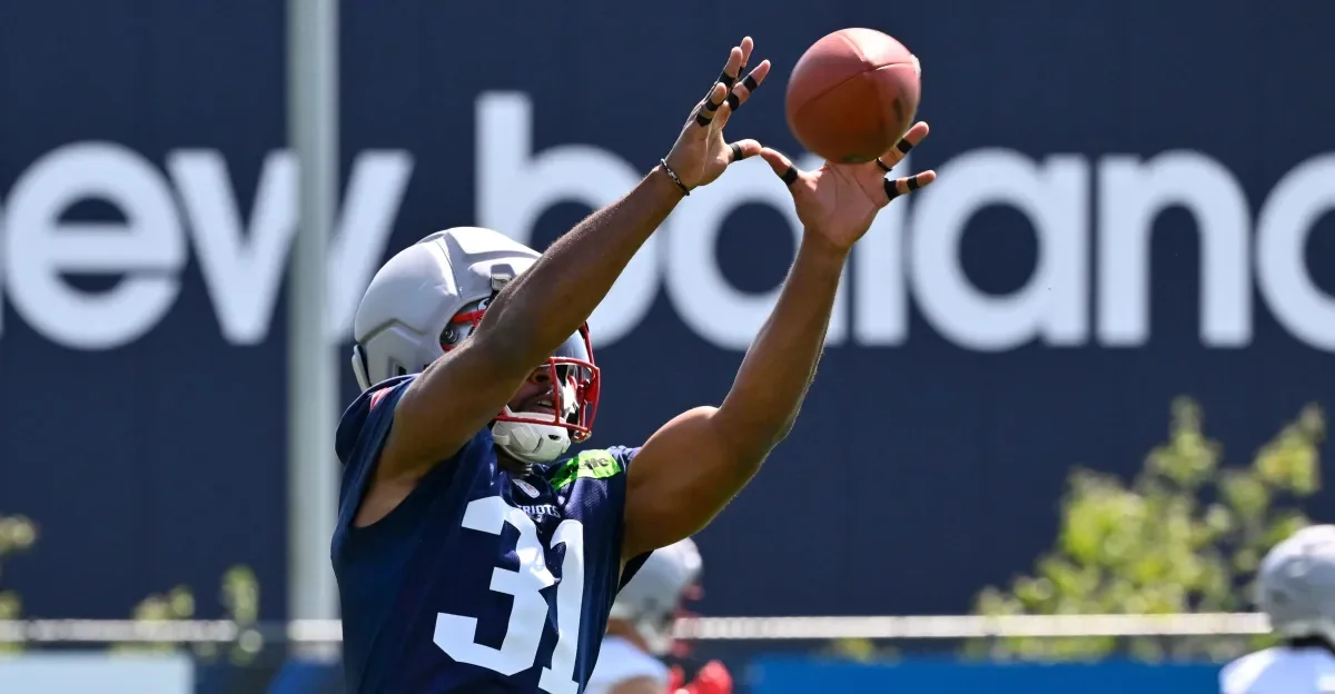 Patriots’ defense seals padded practice with three straight INTs in two-minute drill