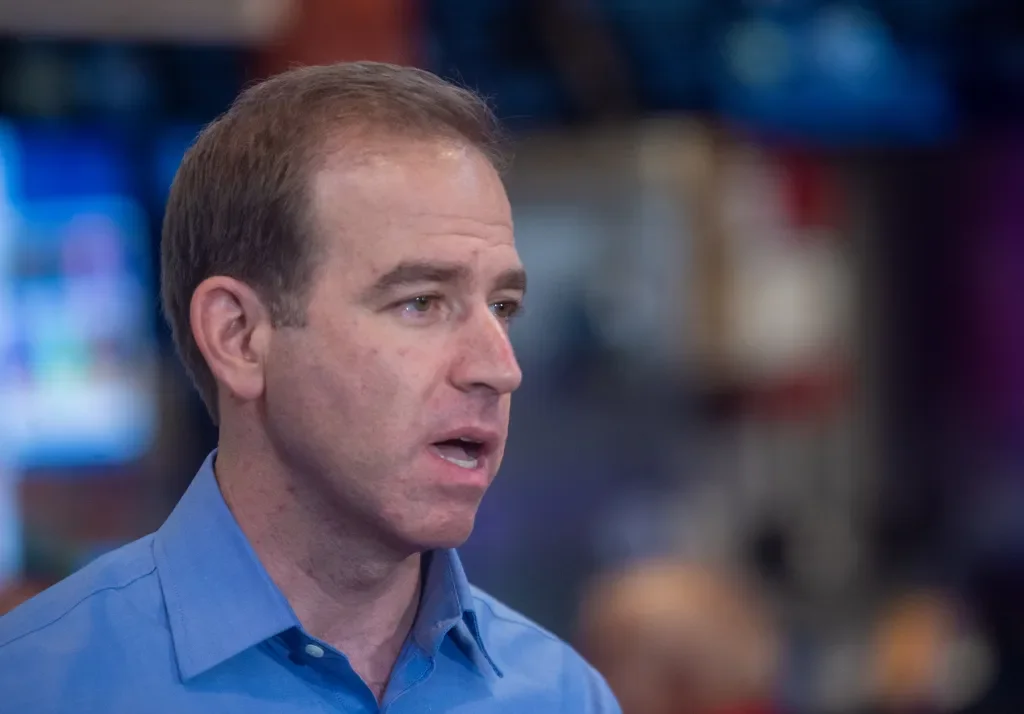 Bronin shocks Larson at CT convention, triggering a three-way primary