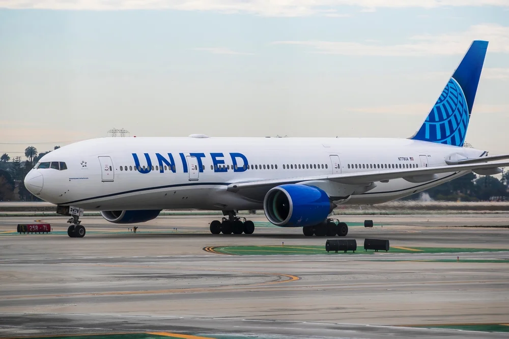 Court rejects United's attempt to redefine window seats without a view
