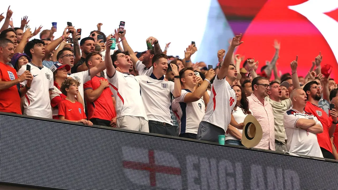Cowboy-Hatted England Fan Delivers Rave Texas Brisket Verdict Before Croatia Showdown