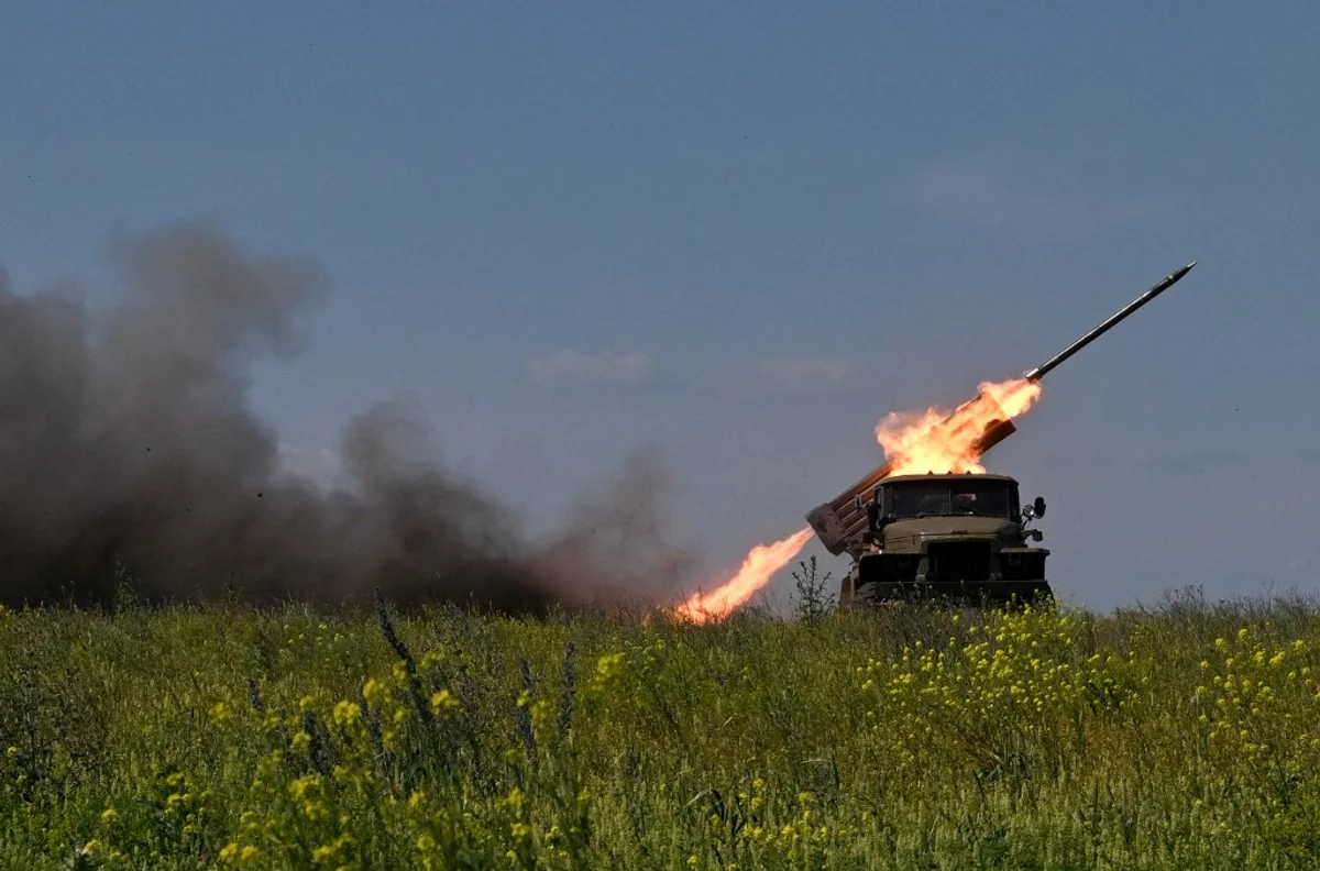 "Intense Battles and Gains: Ukraine's Summer Offensive and Russian Casualties"