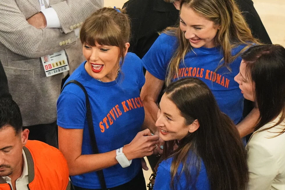 Taylor Swift Courtside for Knicks-Spurs Game 4 at MSG