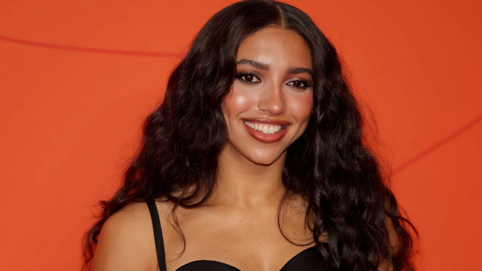 Wings Silence Sparks Debate Over Azzi Fudd-Paige Bueckers Romance