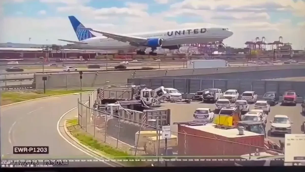 Video Emerges of United Flight Clipping Truck on NJ Turnpike During Newark Approach