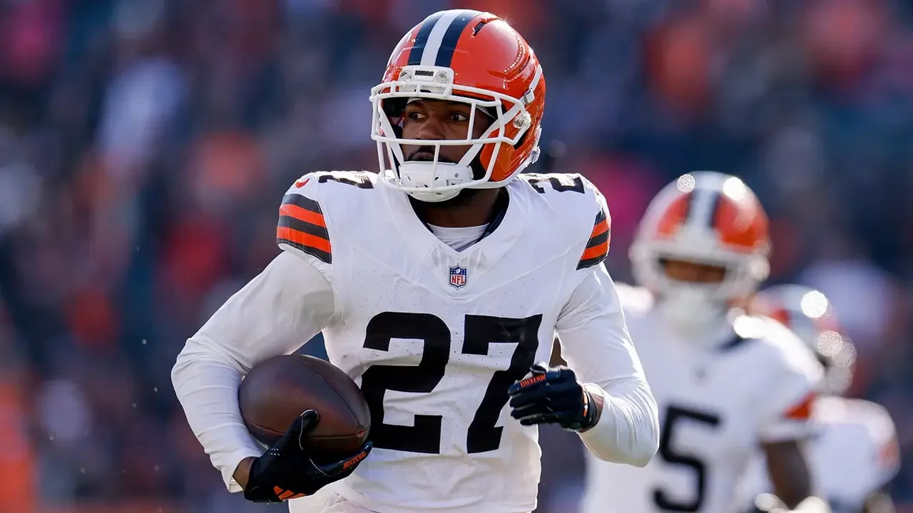 Sam Webb retires days after signing with Giants following 14-preseason snaps