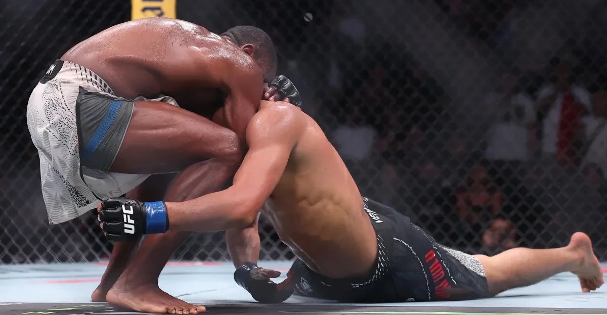 Wells Pulls Off Ninja-Choke Comeback to Stop Orolbai at UFC 330