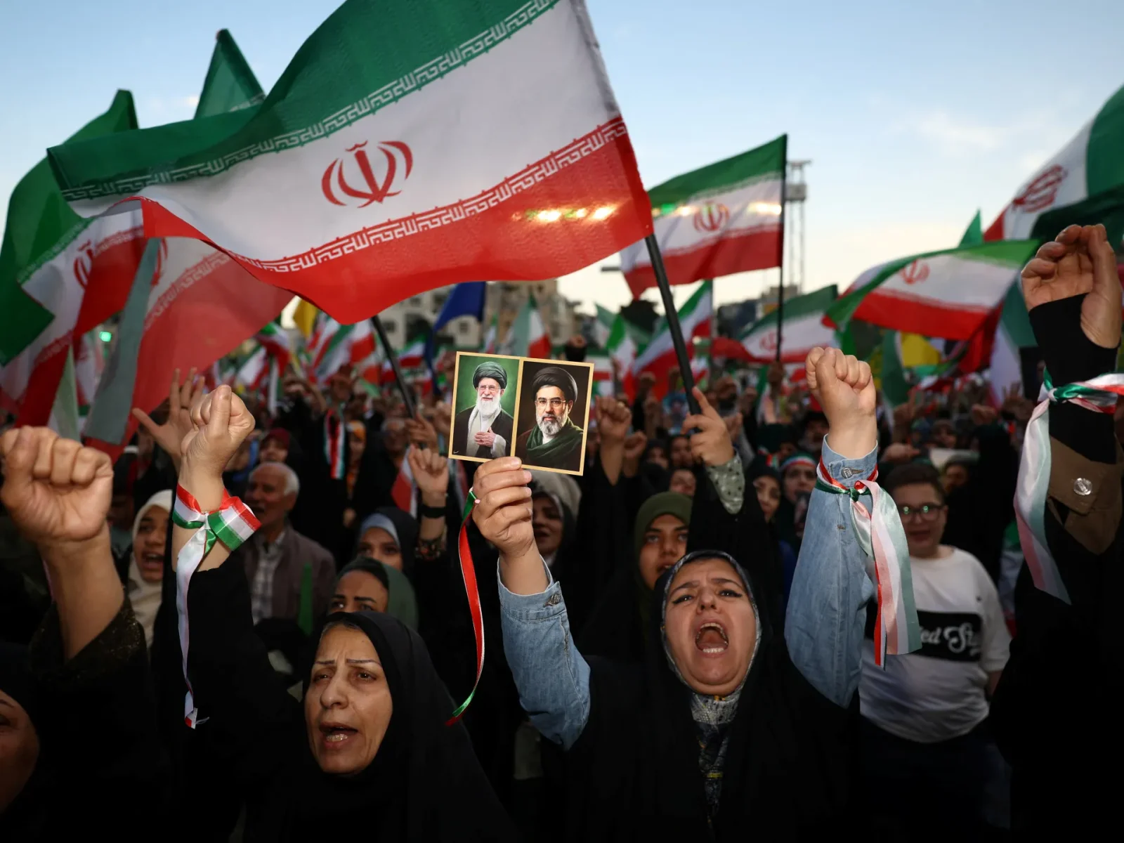 Port Blockade Intensifies Iran Pressure as Oil Markets Soar