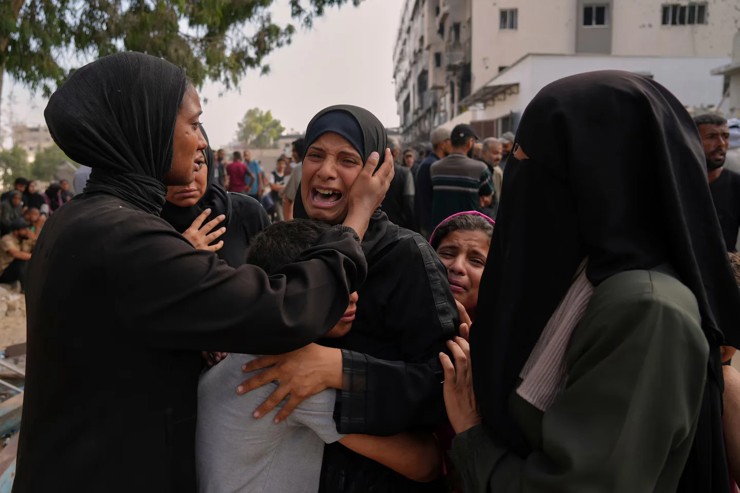 Israel intensifies Gaza City offensive amid negotiations and military concerns