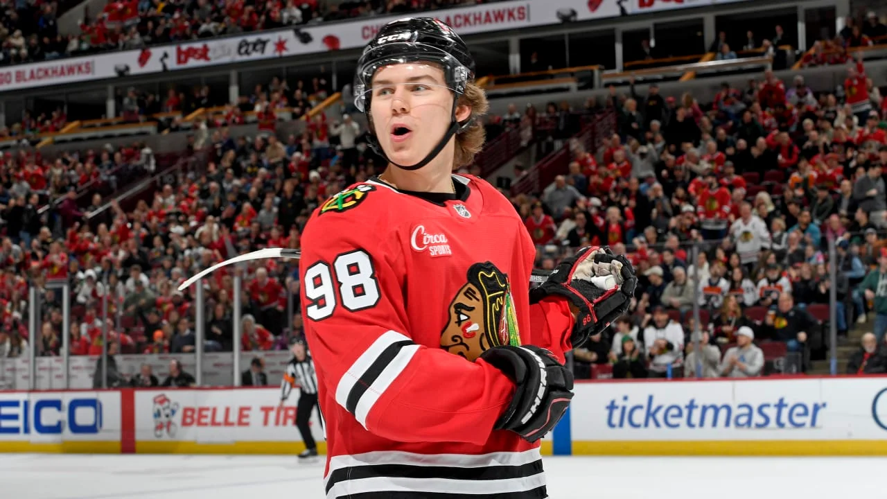 Bedard inks five-year, $75M deal with Blackhawks