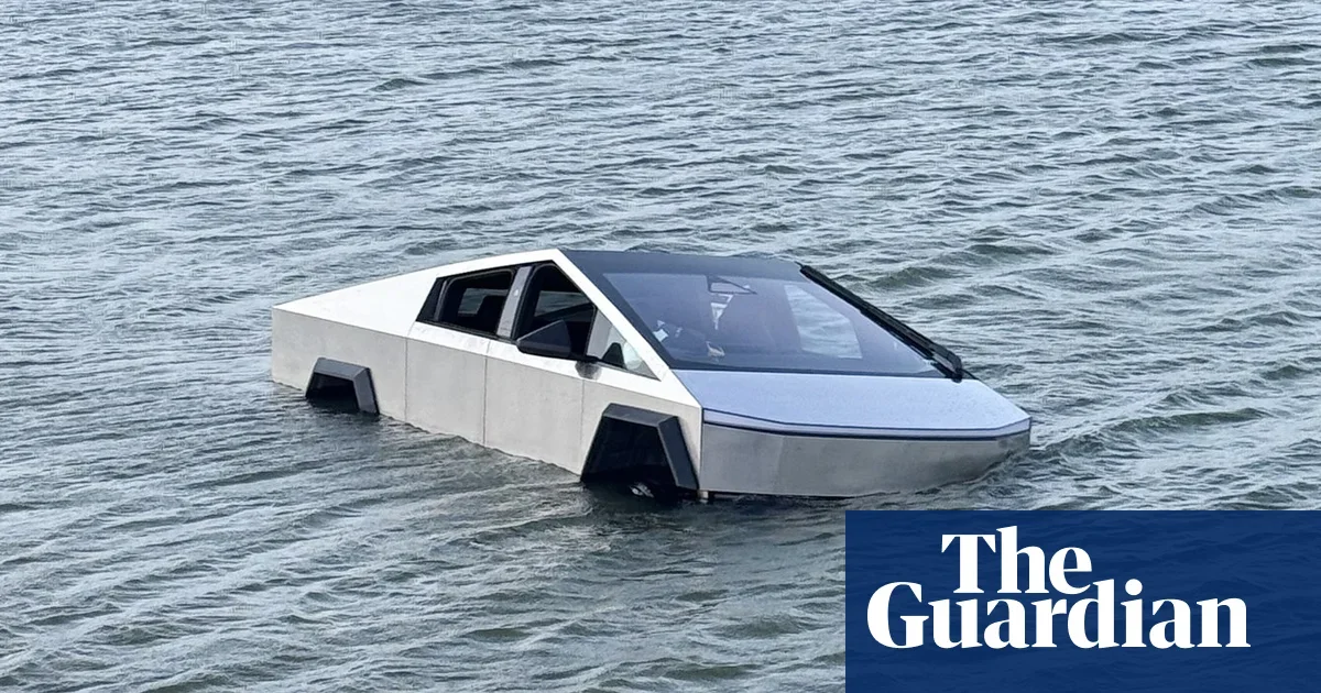 Texas Driver Tests Wade Mode as Cybertruck is Recovered from Lake