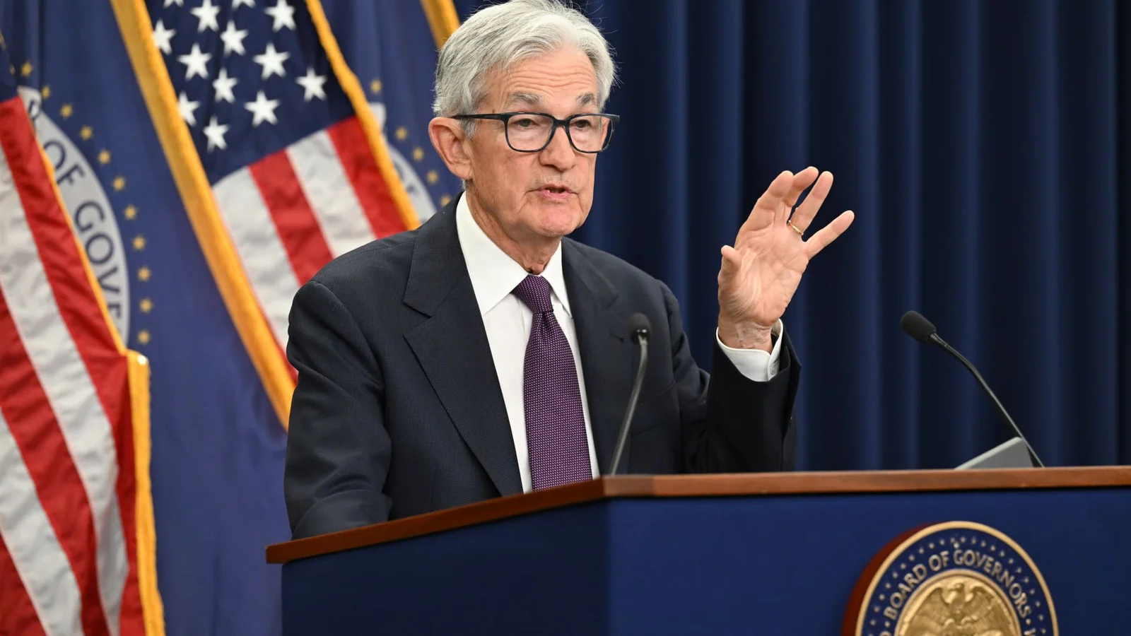 Fed Minutes Point to Hikes If Inflation Sticks Around