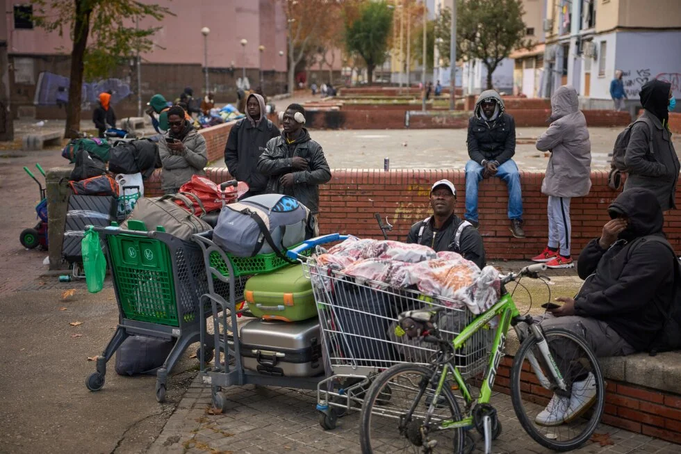 Spain moves to regularize hundreds of thousands of migrants with broad amnesty