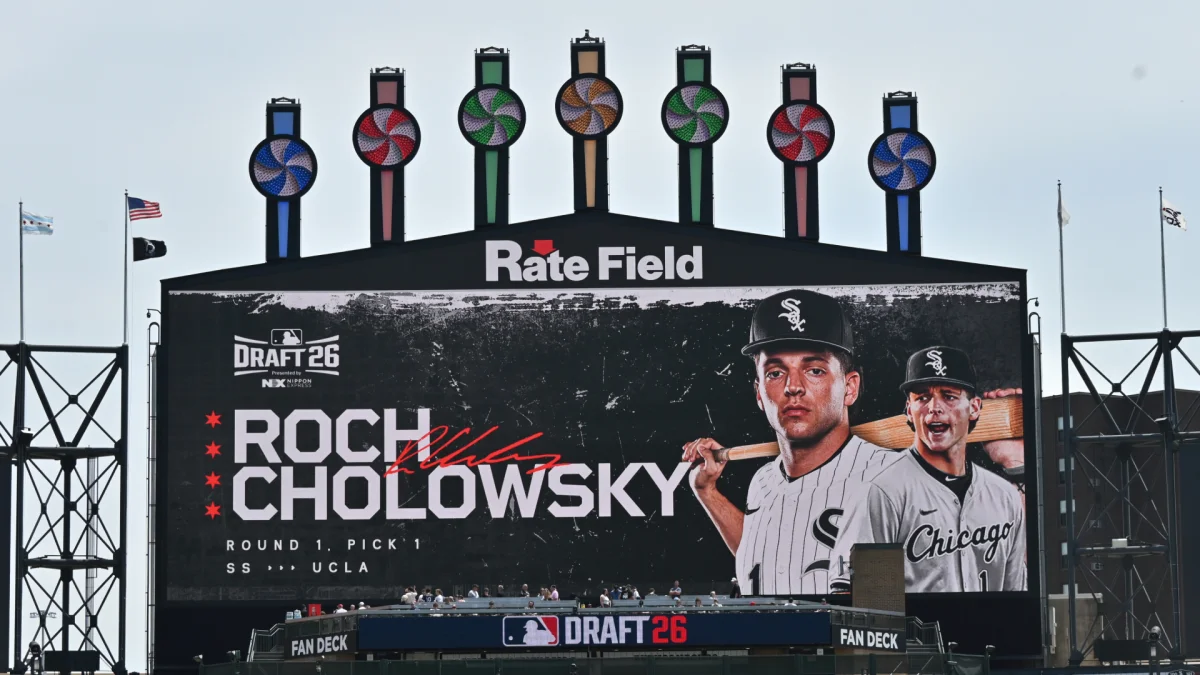 Cholowsky lands record $10.35M signing bonus as No. 1 pick