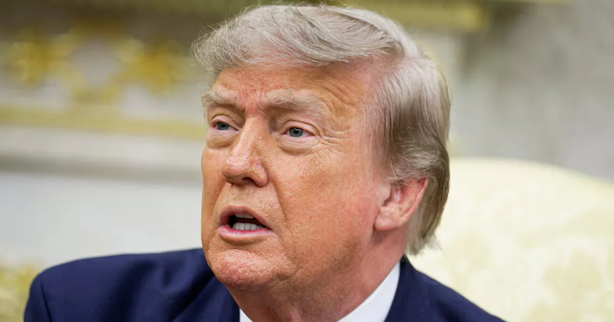 Pollster Warns Trump’s Economic Slide Threatens Swing-Voter Support