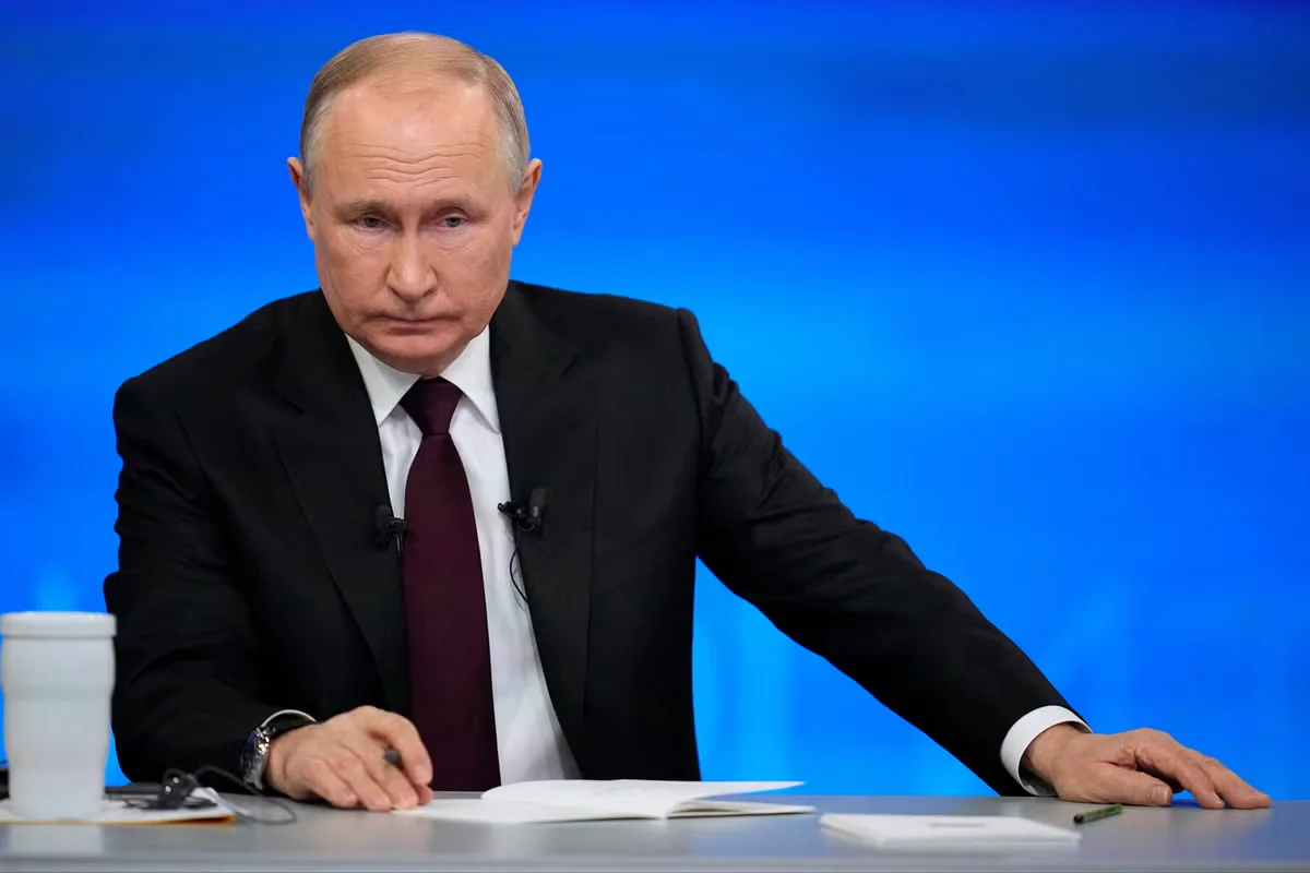 "Putin's Year-End Address: Propaganda Masterclass Amidst Russia-Ukraine Conflict"
