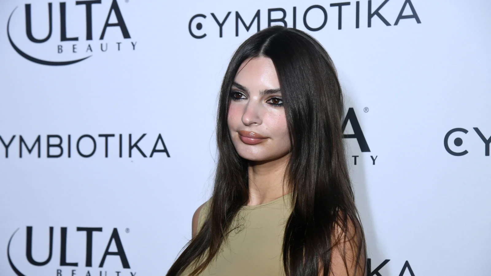 Ratajkowski rejects the 'divorced single mom' label as she redefines dating and motherhood