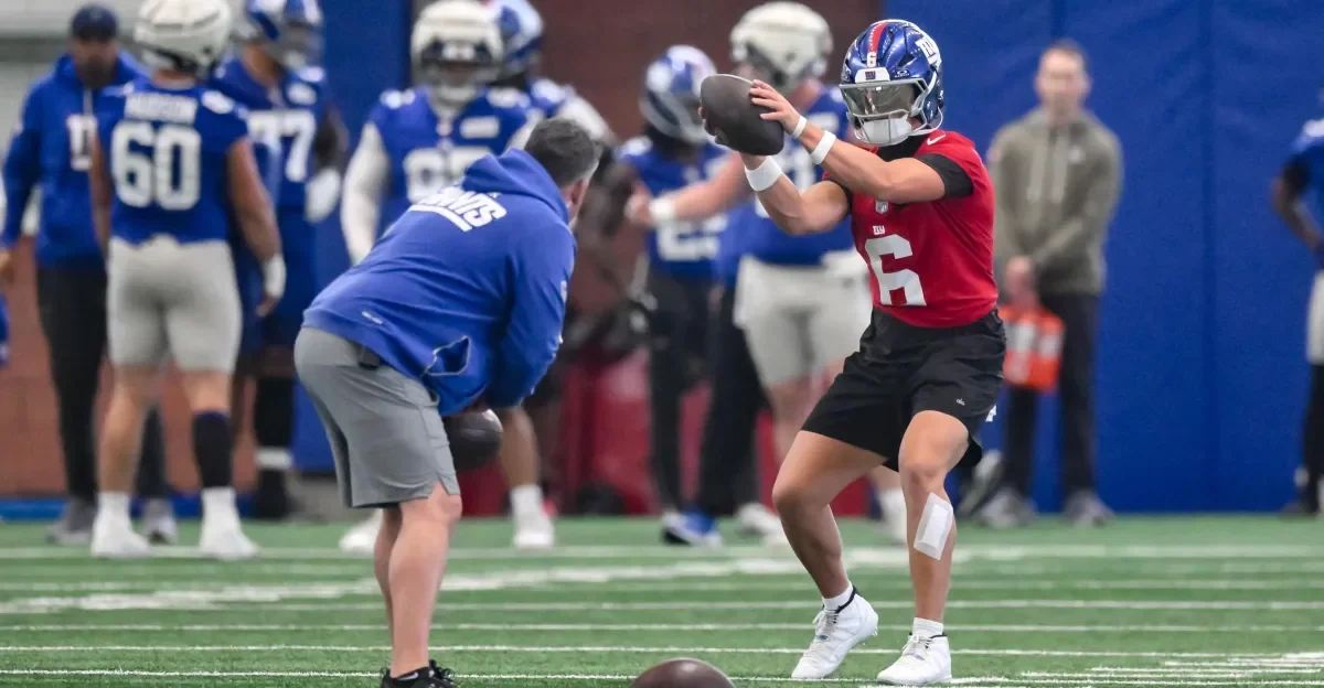 Giants open OTAs with fast, self-improvement focus as rookies push to catch up