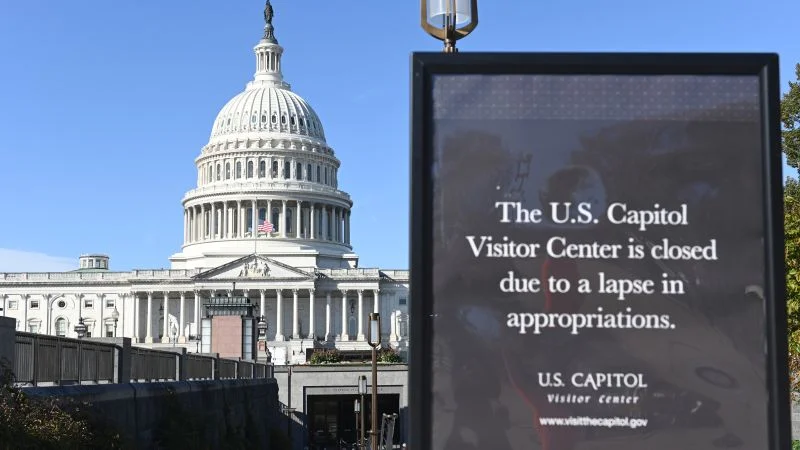 Senate moves to withhold lawmakers' pay in future shutdowns