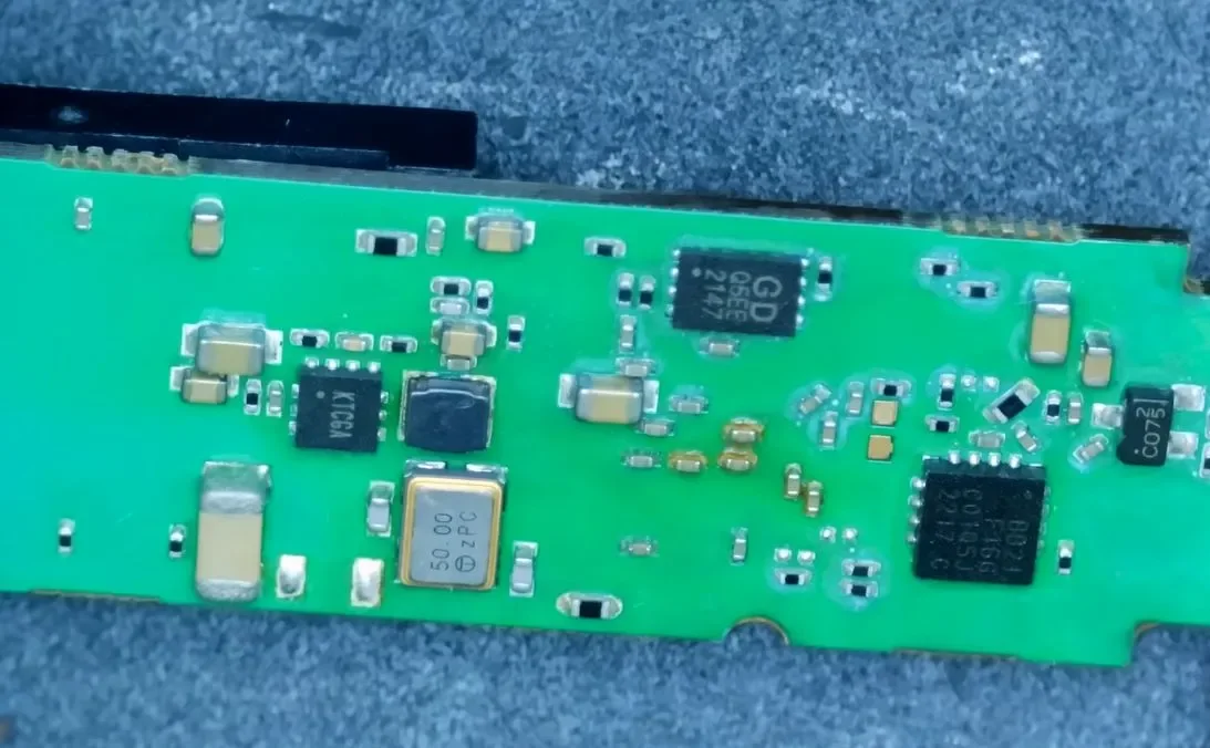 Teardown of a 10G SFP+ Module Reveals Heat, Chips, and a Hidden Compatibility MCU