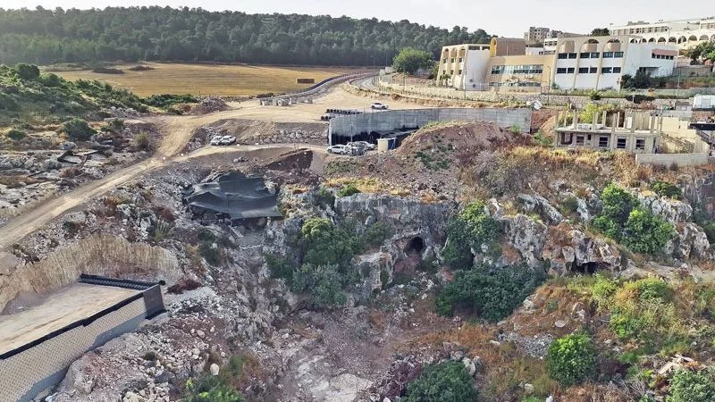 400,000-year-old Levant cave reveals surprising complexity of early pre-human camps