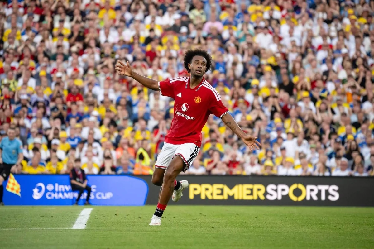 Zirkzee leads United to Dublin shootout win over Leeds in historic Croke Park clash
