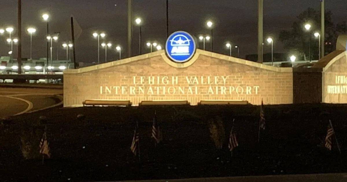 Lightning strikes flight carrying Party Animals to Lehigh Valley; plane lands safely
