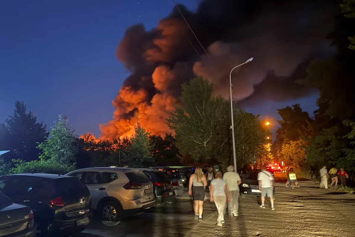 Ukraine strikes two Russian refineries as Kyiv endures fresh Kyiv-area missile attacks