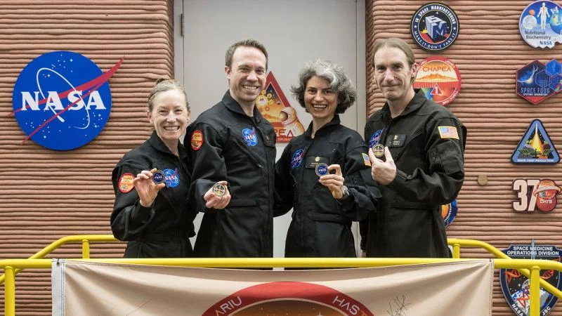 NASA seeks four volunteers for a yearlong Moon-and-Mars habitat simulation