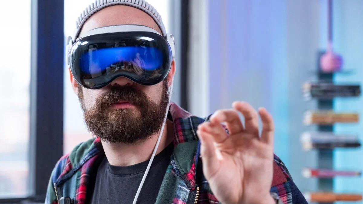 Steam Link Brings PC Gaming to Apple Vision Pro in Bold Beta