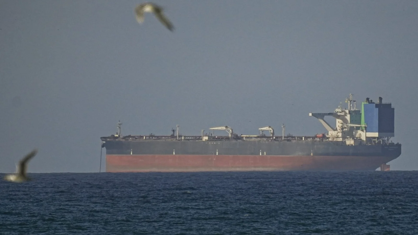 Nine Tankers Traverse Hormuz Amid US-Iran Tensions