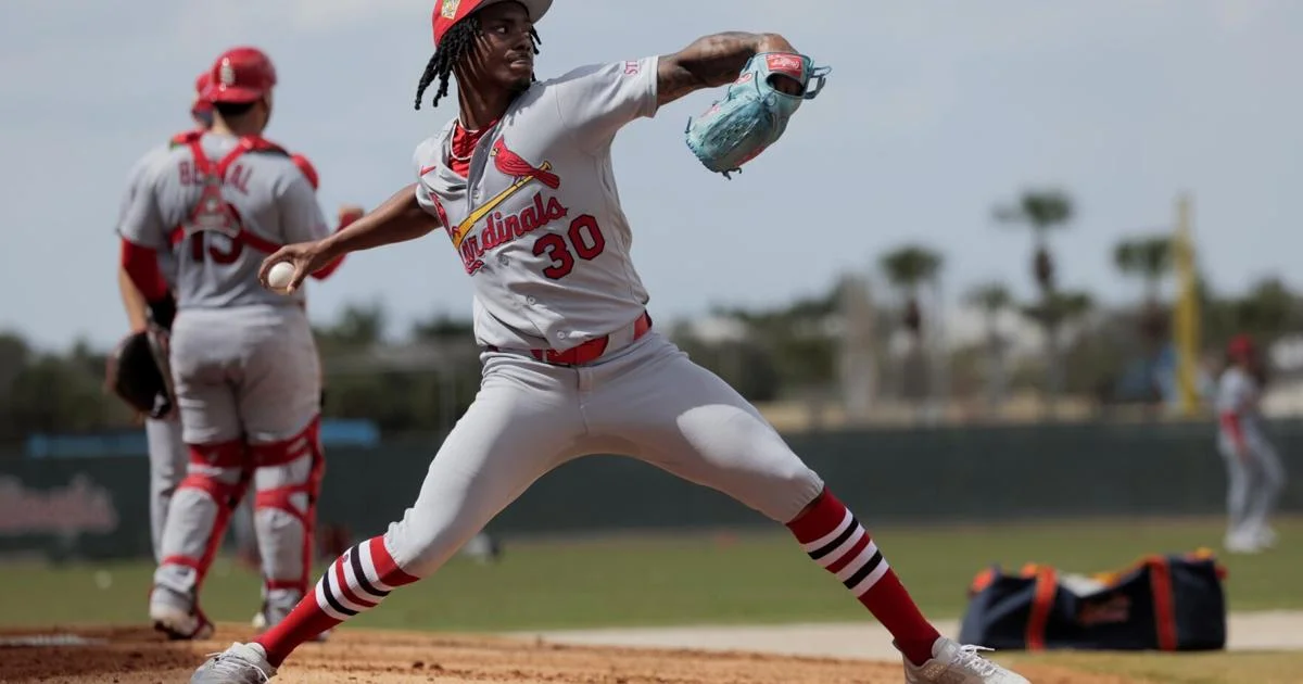 Cardinals designate Tink Hence to clear 40-man space for Mathews’ debut