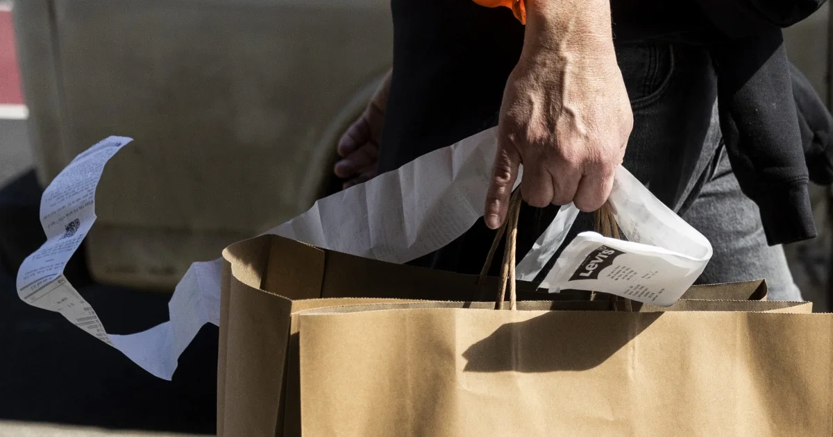 "Federal Reserve Official Foresees More Rate Hikes to Tackle Inflation"