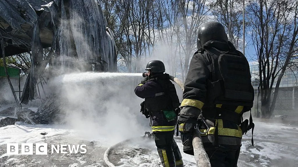 Ukraine-targeted strikes hit Russia's oil move as casualties rise on the ground