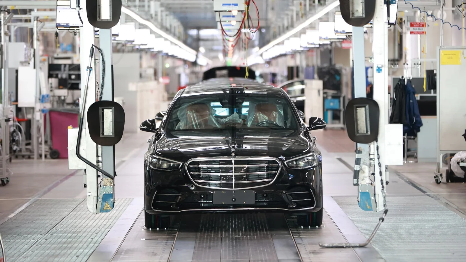 Fatal shooting at Mercedes plant in Germany, suspect arrested.