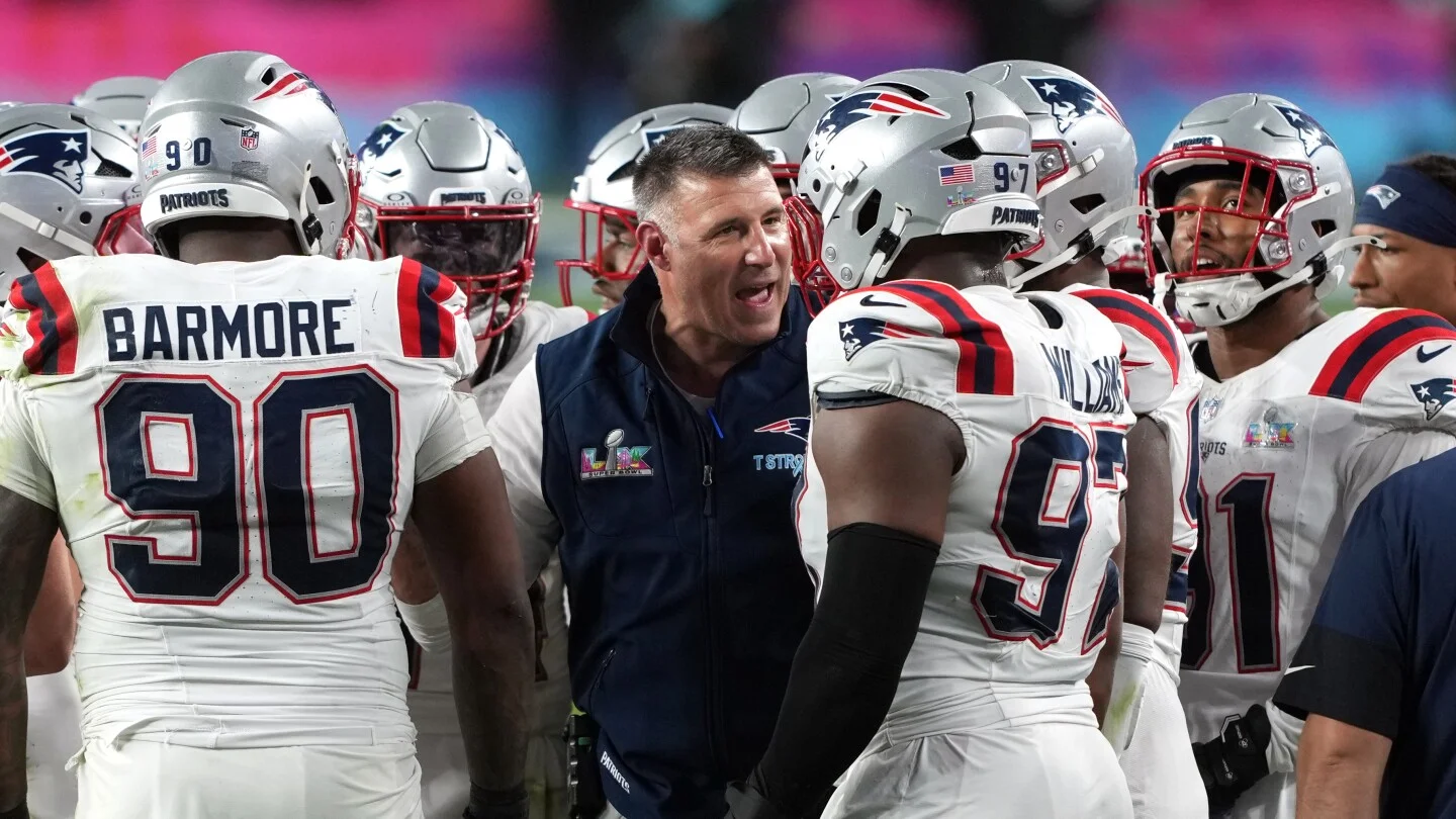 Vrabel attends Patriots season-ticket event as scrutiny continues
