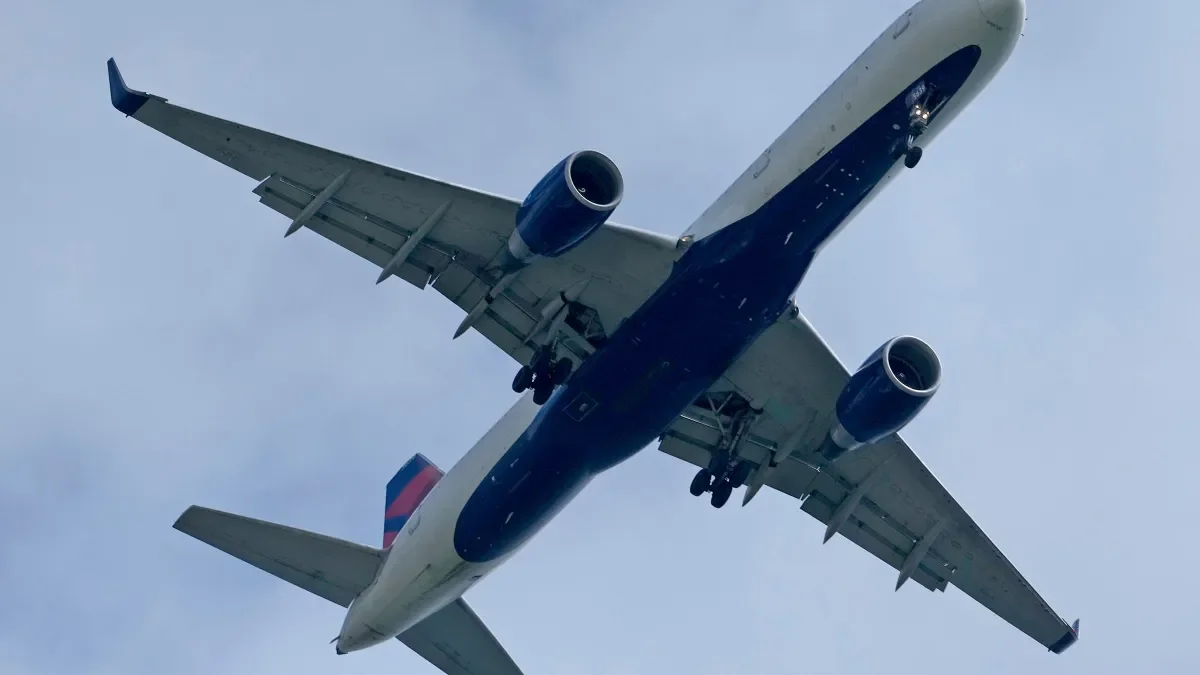 Delta flight aborts landing at Logan as FAA investigates near-miss