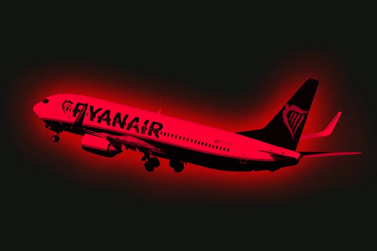 Plane Window Detaches in Flight; Passenger Rescued by Fellow Travelers