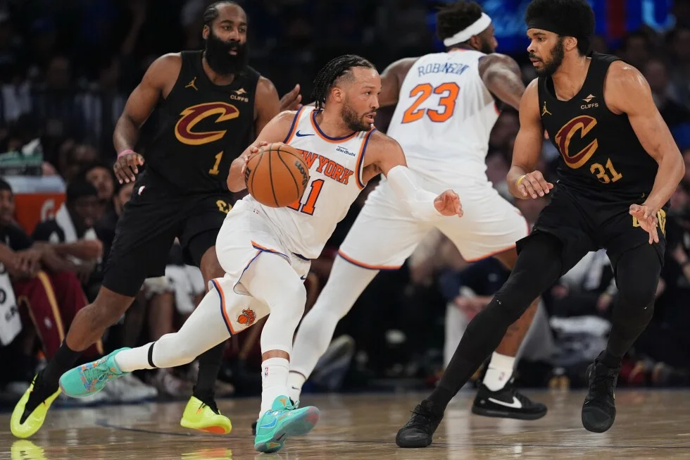 Brunson's late surge powers Knicks to OT win over Cavs in Game 1