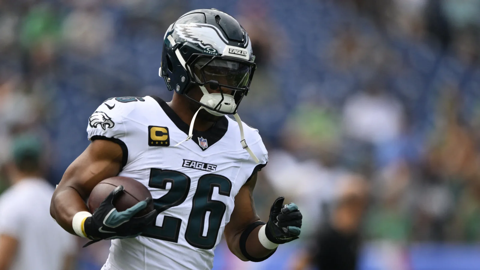 Barkley exits with stinger as Eagles lean on Bigsby and Shipley