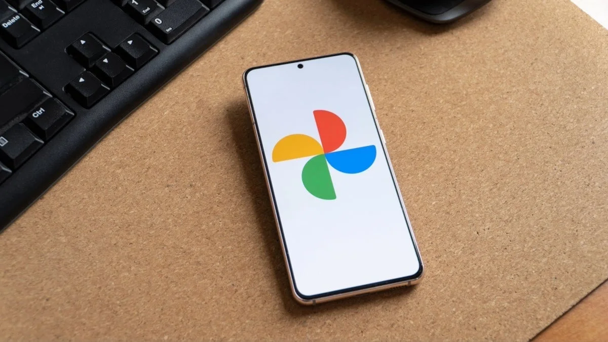 Android gains iOS-style floating bar in Google Photos