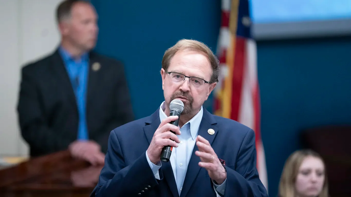 Aide fears retaliation as ethics probe targets Rep. Edwards