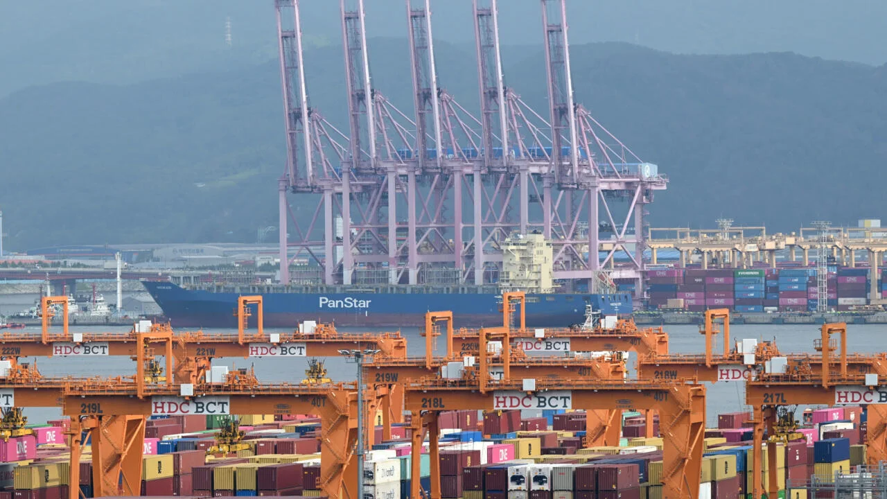 Korea tests Arctic sea route as Middle East turmoil reshapes shipping